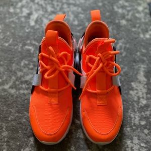 Women’s Nike Air Hurrache 8.5